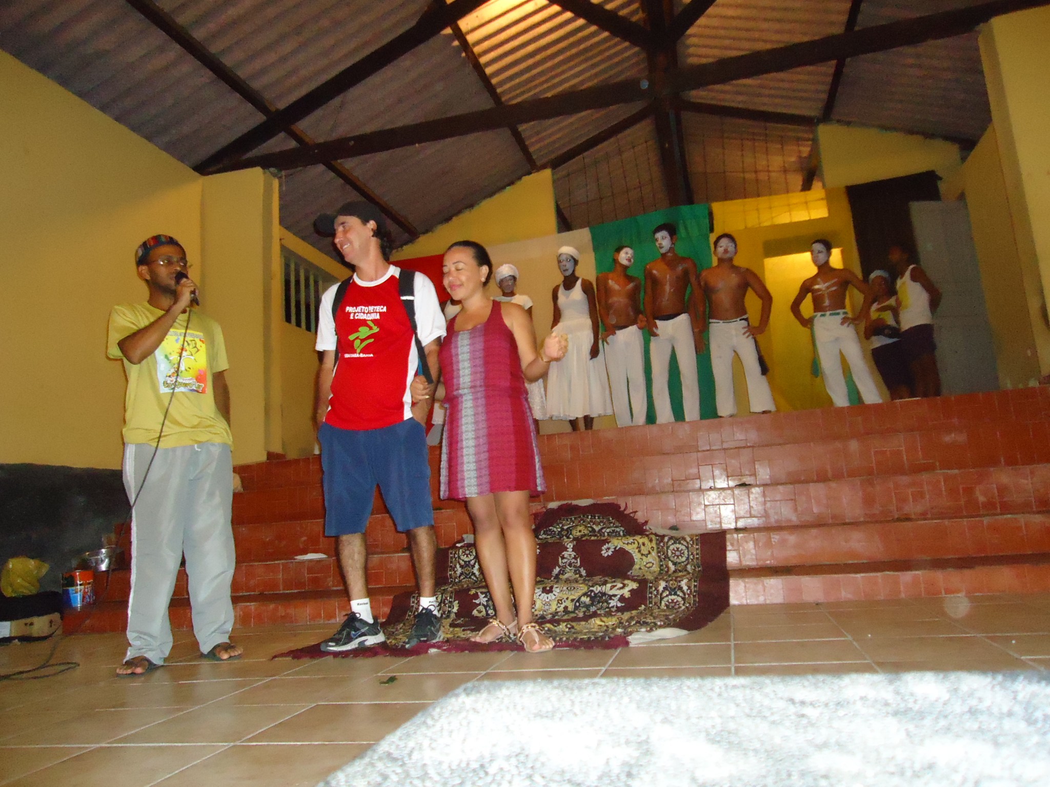 GRUPO DE TEATRO DO PROJETO PETECA E CIDADANIA EMOCIONA EM GONGOGI-BA