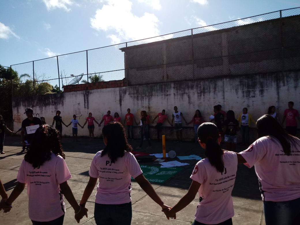 GONGOGI: Jovens católicos se encontram para discutir como mudar a sociedade.