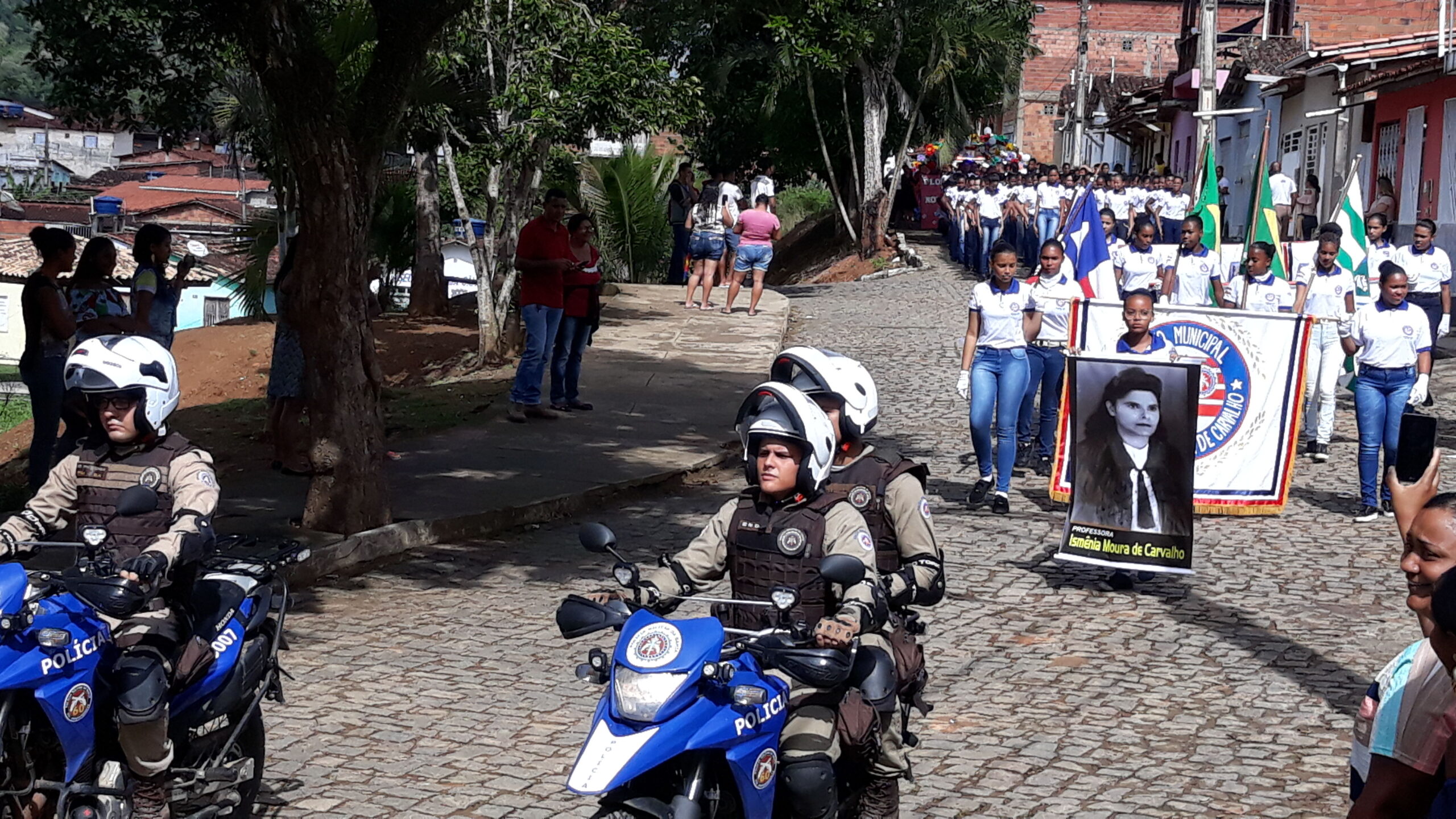 Revelando a própria história nas ruas da cidade, Nova Ibiá comemora seu tringésimo aniversário.