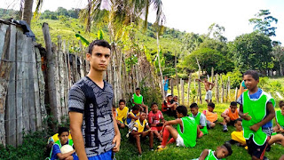 AURELINO LEAL: Gambiágua leva futebol dos amigos de Gongogi ao distrito de Poço Central