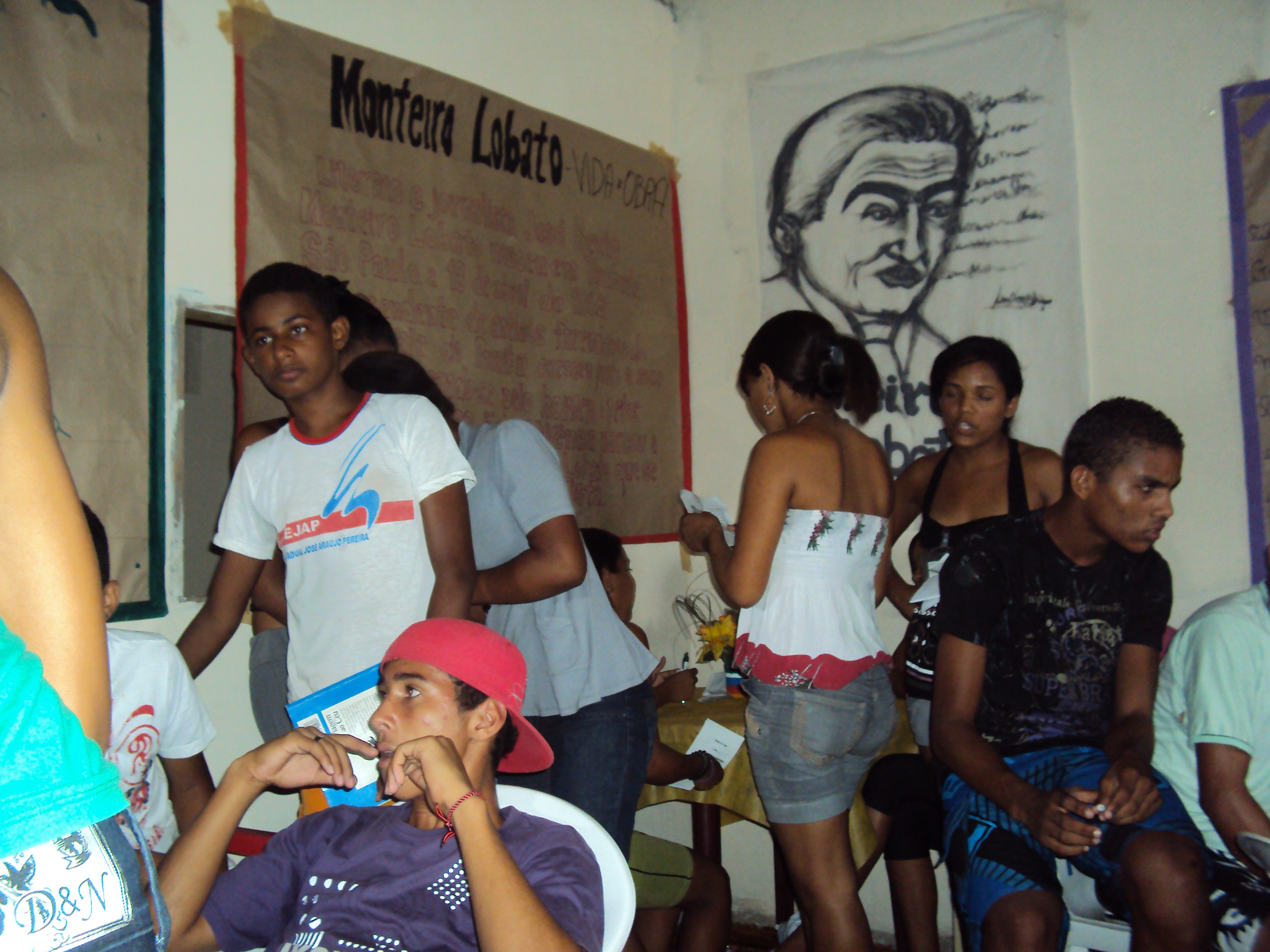 EXPOSIÇÃO LITERÁRIA É REALIZADA POR ALUNOS DO CEJAP NO PONTO DE CULTURA E DE LEITURA ACAPEB