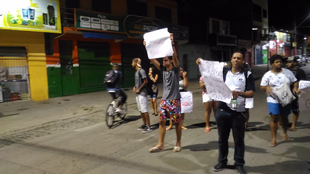 Ipiaú: Campus da UNEB é ocupado por alunos que protestam pedindo sede própria