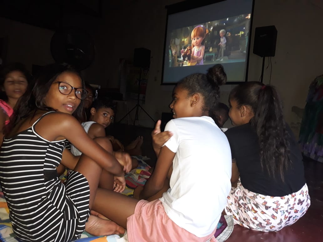 Crianças e pré-adolescentes se entusiasmam com o projeto. (Foto: Portal Gongogi)