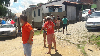GONGOGI: Entre chocolates e sorrisos a solidariedade é concretizada pela juventude na páscoa.