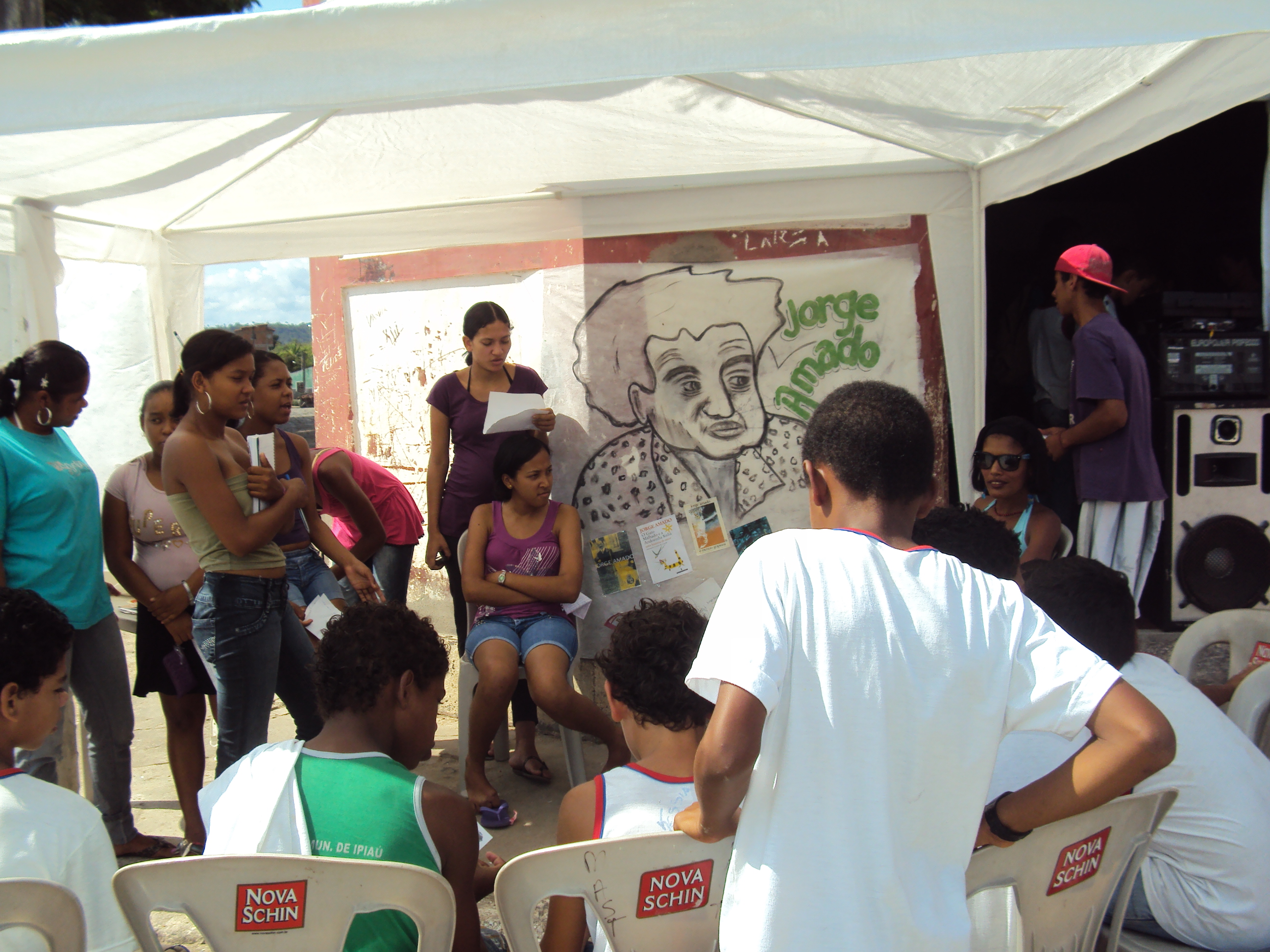 EXPOSIÇÃO LITERÁRIA É REALIZADA POR ALUNOS DO CEJAP NO PONTO DE CULTURA E DE LEITURA ACAPEB