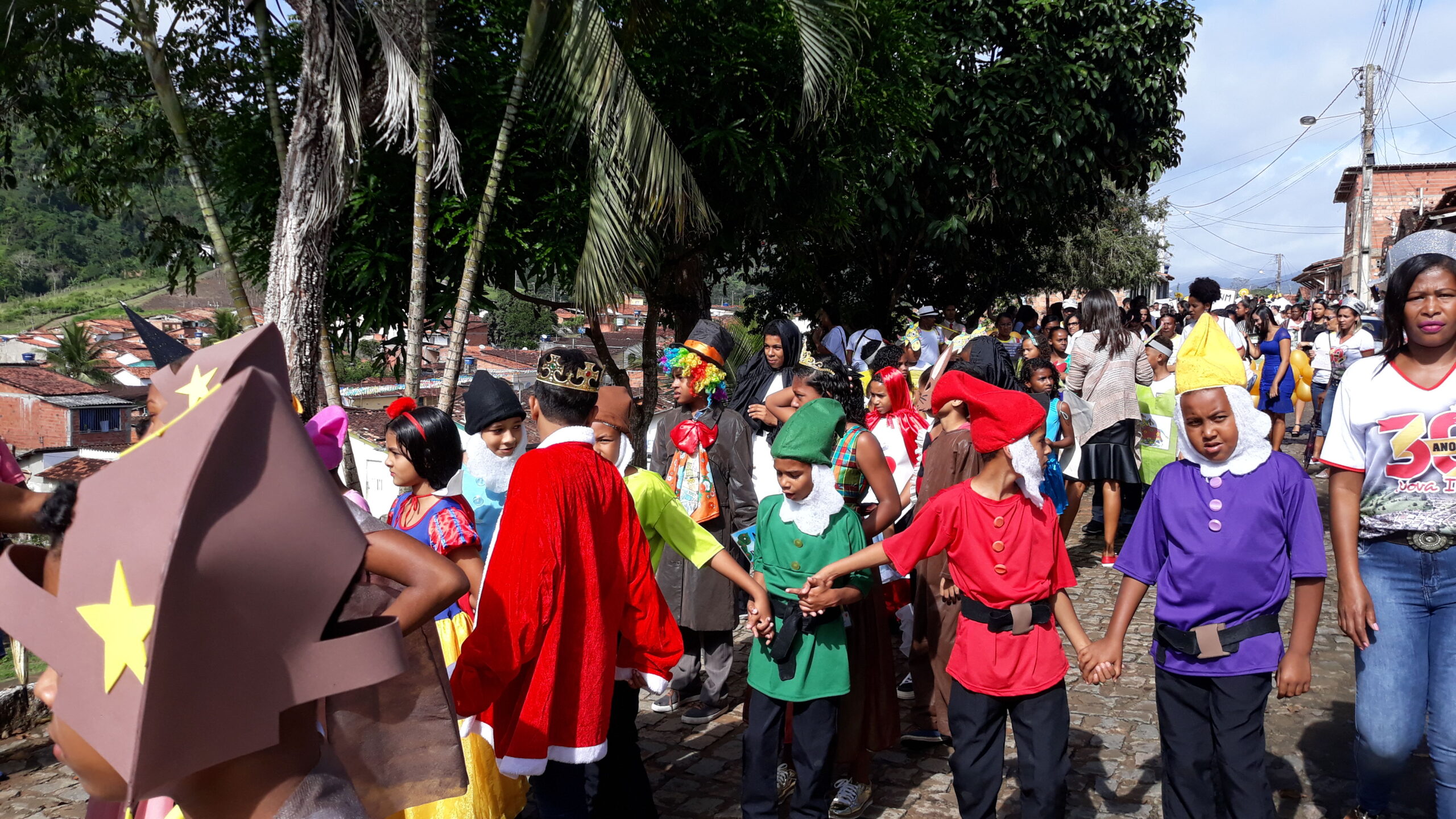 Revelando a própria história nas ruas da cidade, Nova Ibiá comemora seu tringésimo aniversário.