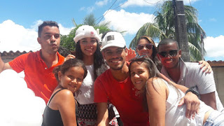GONGOGI: Entre chocolates e sorrisos a solidariedade é concretizada pela juventude na páscoa.