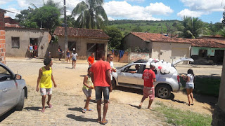 GONGOGI: Entre chocolates e sorrisos a solidariedade é concretizada pela juventude na páscoa.