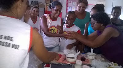 IBIRAPITANGA: Camponesas do CETA comemoram o dia da mulher