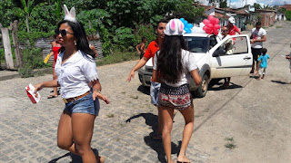 GONGOGI: Entre chocolates e sorrisos a solidariedade é concretizada pela juventude na páscoa.