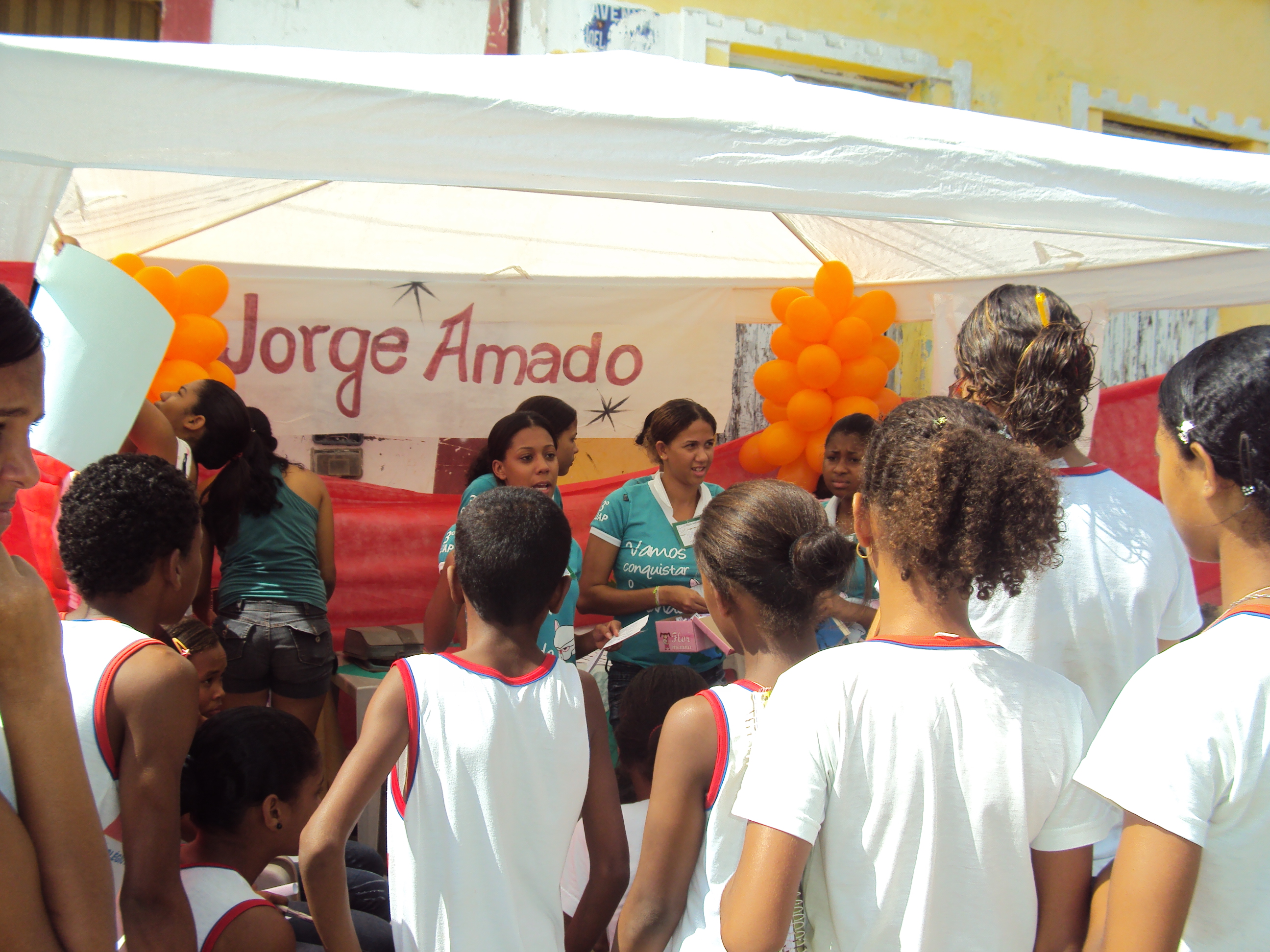 EXPOSIÇÃO LITERÁRIA É REALIZADA POR ALUNOS DO CEJAP NO PONTO DE CULTURA E DE LEITURA ACAPEB