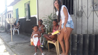 GONGOGI: Entre chocolates e sorrisos a solidariedade é concretizada pela juventude na páscoa.