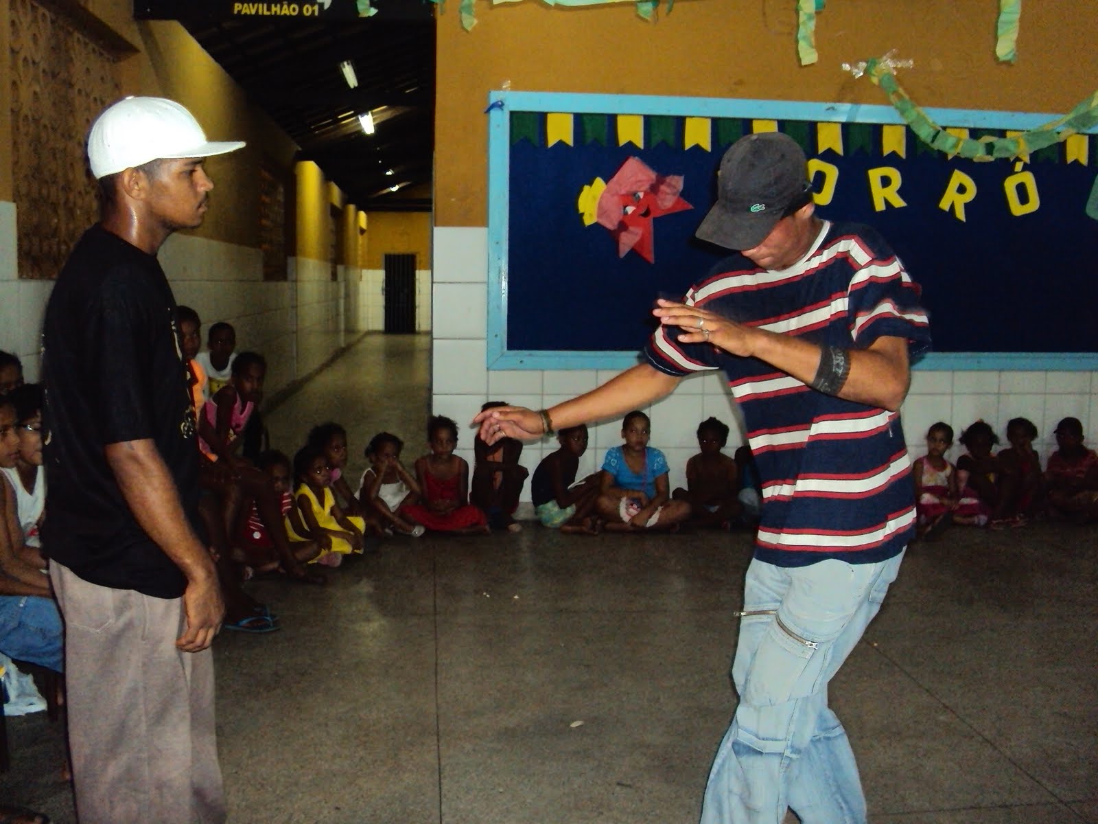 ACAPEB COMEMORA FESTAS JUNINAS COM CRIANÇAS E ADOLESCENTES